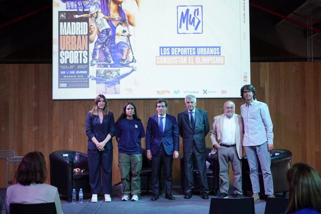 Foto de familia tras la presentación de la tercera edición de los Madrid Urban Sports 2023