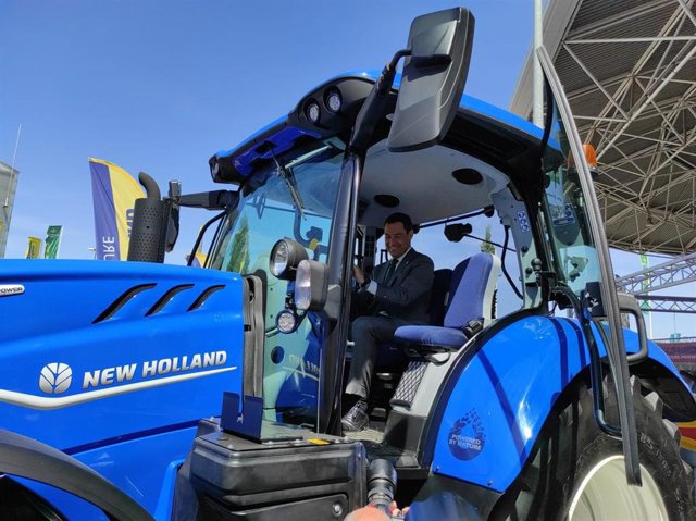 El presdente durante su visita a Expoliva