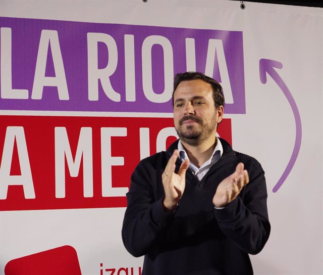 El coordinador de Izquierda Unida, Alberto Garzón, durante un acto público de Podemos-Izquierda Unida, en el IES Sagasta