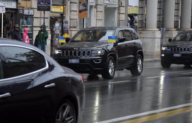 La comitiva del presidente de Ucrania, Volodimir Zelenski, por las calles de Roma 