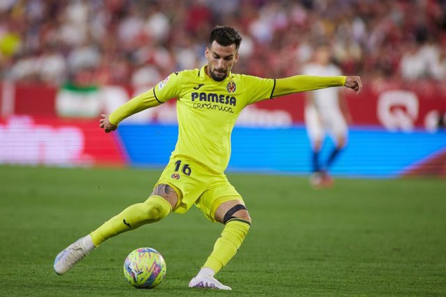 Álex Baena, durante un partido con el Villarreal.
