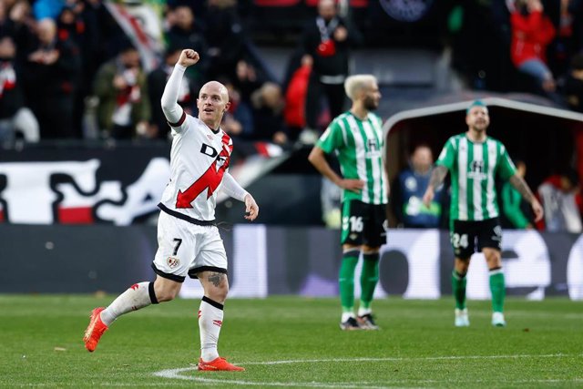 Archivo - Isi Palazón en el Rayo Vallecano-Real Betis de la primera vuelta de LaLiga Santander