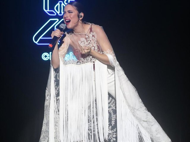Blanca Paloma en el concierto organizado en la Plaza Mayor por 'Los 40 Classic'