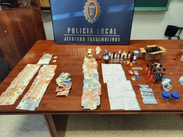Policía Local de Torremolinos cierra un after y detiene a sus propietarios por distribución de droga