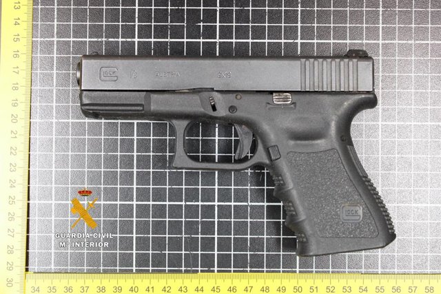 Archivo - Imagen de un arma de fuego corta