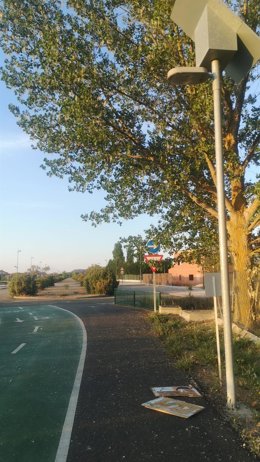 Centristas en Aldeamayor (Valladolid) denuncia la destrucción de sus carteles electorales.