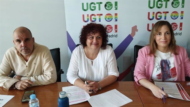 La secretaria general de UGT Madrid, Marina Prieto, acompañada de la vicesecretaria general de UGT Madrid, Margarita Domínguez, y el secretario de Organización y Política Sindical, José María Casero.