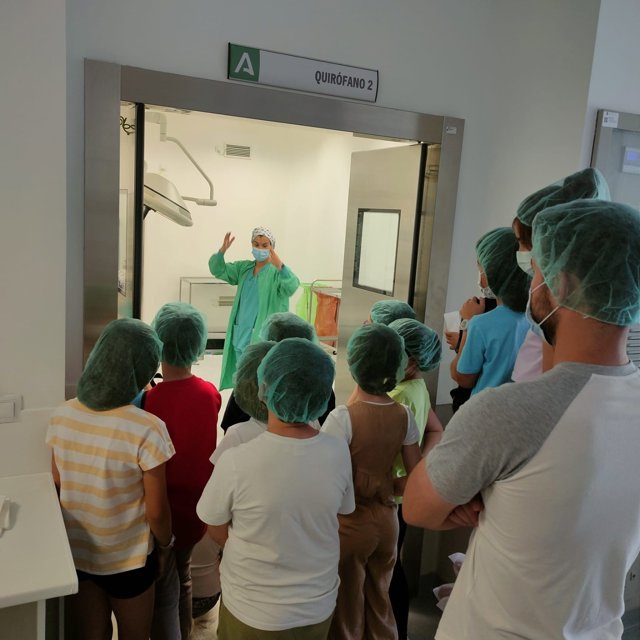 Visita de los escolares al Hospital de Alcalá la Real