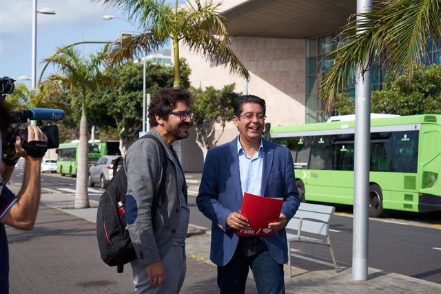 Manuel Martínez, coordinador de campaña del PSOE de Tenerife y Pedro Martín, presidente del Cabildo y candidato a la reelección