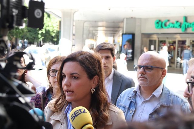 La vicealcaldesa de València y candidata socialista a la Alcaldía de la ciudad, Sandra Gómez, propone abrir el debate para racionalizar y europeizar los horarios de las grandes superficies.