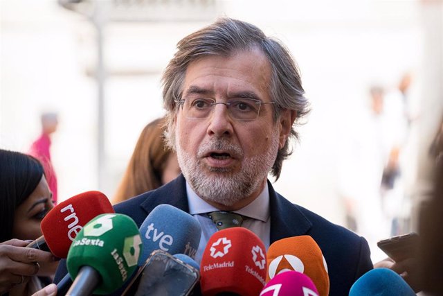 El vocal del Comité Ejecutivo de la APM, Juan José Carbonero, atiende a medios a su llegada a una reunión con el Ministerio de Justicia.