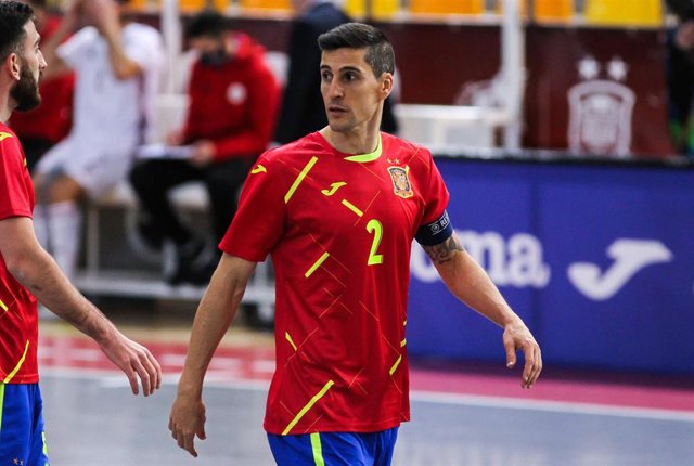 Archivo - Carlos Ortiz, durante un partido con la selección española de fútbol sala.