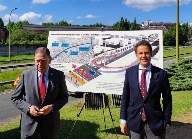 El alcalde de Oviedo y candidato del PP a la reelección, Alfredo Canteli, y el concejal y miembro de la candidatura, Ignacio Cuesta,  en la presentación del proyecto del Parque Lineal de Santullano.