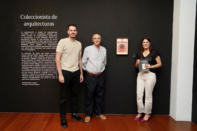 La concejala de Cultura, Noelia Losada; el autor Fernando Gómez Hernanz, y el comisario, Fernando Gómez Mateos, han presentado la muestra que permanecera en el Museo del Patrimonio Municipal de Málaga hasta el 27 de agosto.