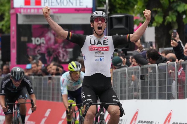 El ciclista alemán Pascal Ackermann (UAE Team Emirates) ganó este miércoles la undécima etapa del Giro de Italia, la más larga de esta 'Corsa rosa' y disputada entre Camaiore y Tortona sobre 219 kilómetros
