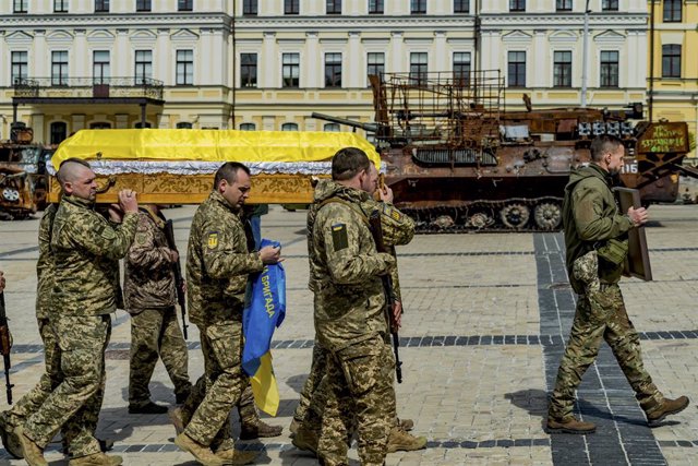 Funeral a Kíiv d'un militar ucraïnès mort a Bakhmut
