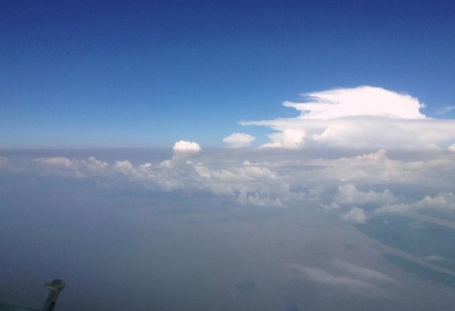 Una columna procedente de África con una alta concentración de partículas de hollín llega a las costas de Brasil.