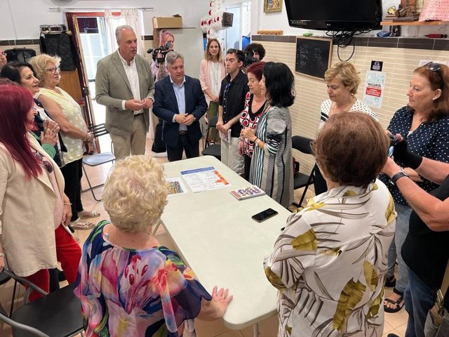 Ruiz Boiz con Óscar Torres, candidato de Cádiz.