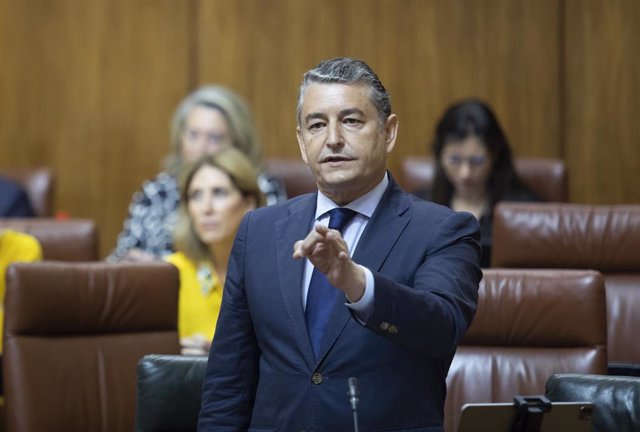 Antonio Sanz en el Pleno del Parlamento de esta semana.