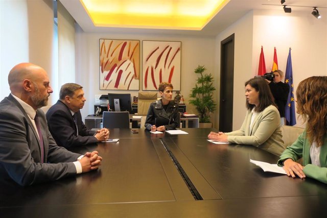 Imagen del encuentro entre el ministro Luis Planas, la presidenta Chivite, y UCAN