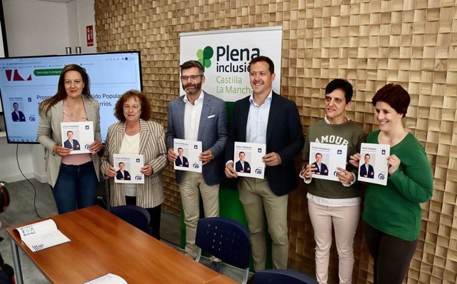 El candidato del PP Carlos Velazquez