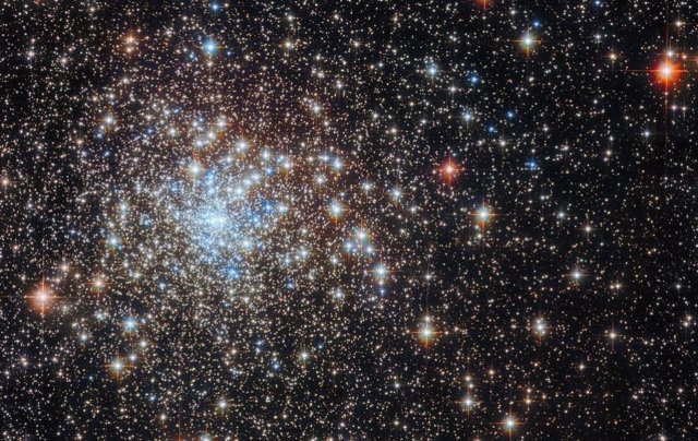 Cúmulo globular NGC 6325