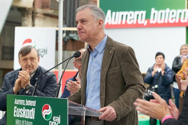 El Lehendakari Íñigo Urkullu, interviene durante un mitin del PNV