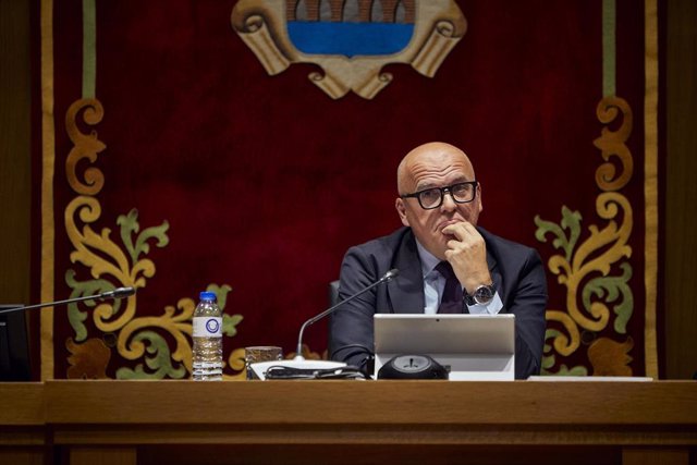 El presidente de la Diputación de Ourense y presidente del PP de Ourense, Manuel Baltar, durante un pleno ordinario de la Diputación de Ourense, a 28 de abril, en Ourense, Galicia (España). La Diputación de Ourense celebra hoy el pleno ordinario de abril,