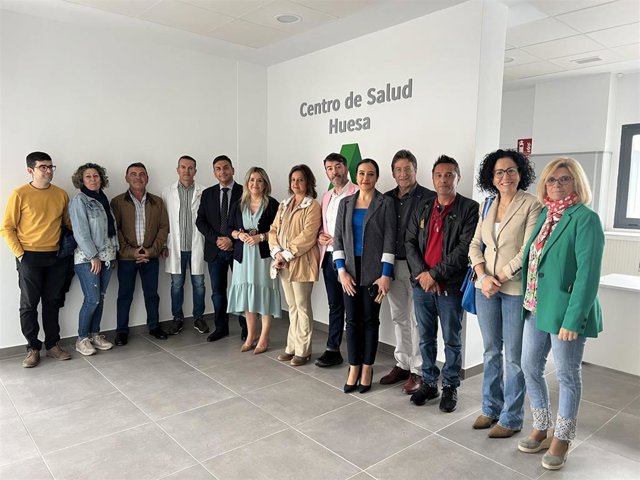 Visita a las obras del centro de salud de Huesa.