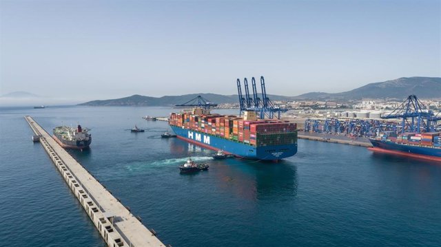 El tráfico de pasajeros en el Estrecho de Gibraltar desde los Puertos de Algeciras y Tarifa suma 1,2 millones hasta abril y se aproxima a flujos precovid
