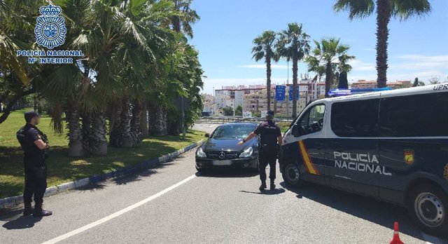 Nota De Prensa + Foto "La Policía Nacional Detiene En Torremolinos A Un Hombre Al Volante Y Sin Carnet De Conducir Que Reclamaba Francia Por Una Violación"