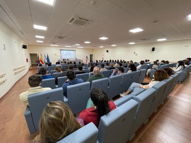 Acto de bienvenida a los residentes.