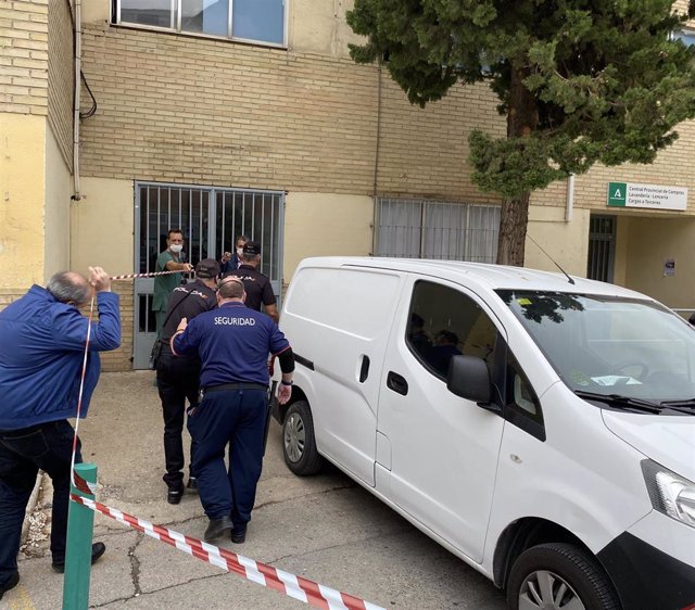 Realización del simulacro por amenaza de bomba en el Hospital de Jaén.