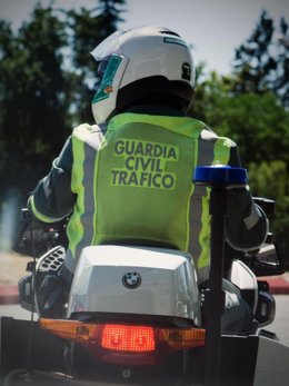 Archivo - Agente de la Guardia Civil de tráfico.