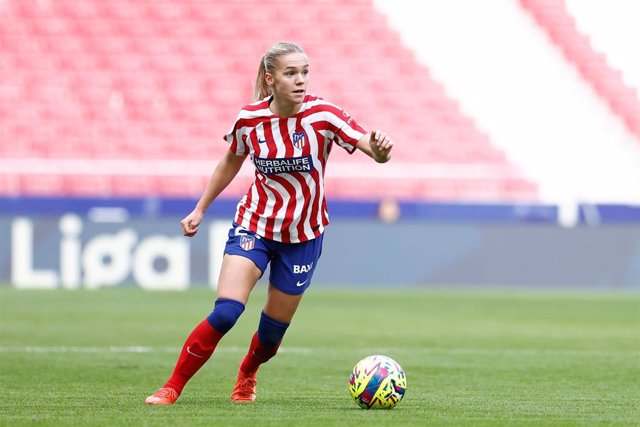 Varias jugadoras del Atlético de Madrid celebran un gol contra el Alhama CF.