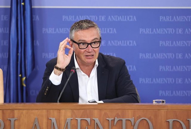 El portavoz de Vox en el Parlamento andaluz, Manuel Gavira, este miércoles en rueda de prensa
