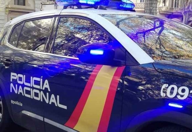 Archivo - Coche patrulla de la Policía Nacional.