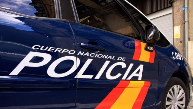 Archivo - Vehículo patrulla de la Policìa Nacional de Valladolid.