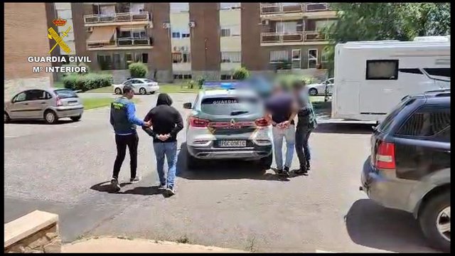 Detenidos dos hombres acusados de agredir sexualmente a una mujer en Adra (Almería).