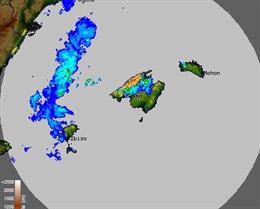 Imagen del radar que muestra las tormentas a su paso por las Pitiusas y Mallorca.