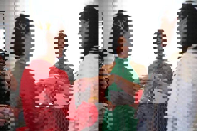 Begoña Villacís oficiando una boda civil