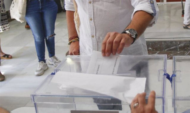 Urna electoral en las elecciones municipales de 2019.