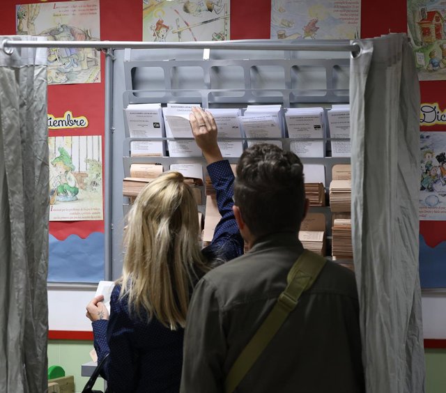 Votants trien les paperetes