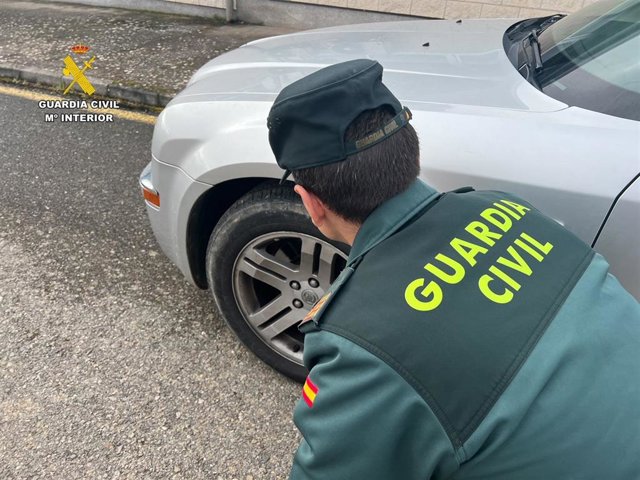 Archivo - Un agente de la Guardia Civil. Archivo.