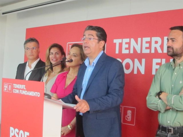 El presidente del Cabildo de Tenerife, Pedro Martín, en una rueda de prensa para hacer un balance del resultado electoral