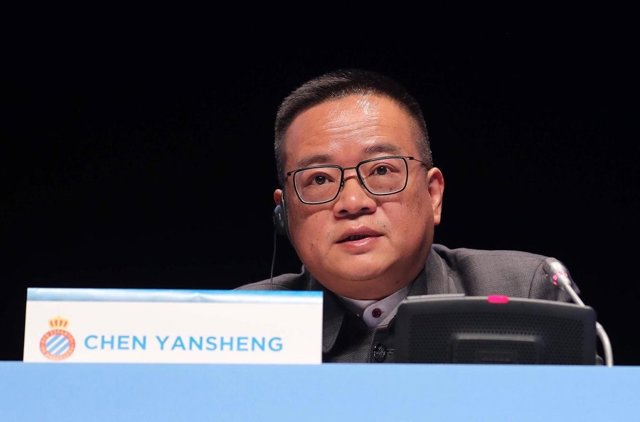 Archivo - El president del RCD Espanyol, Chen Yansheng