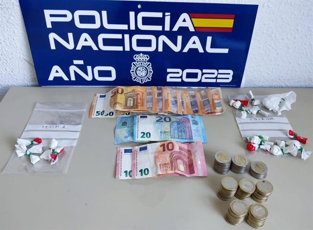 Droga y dinero incautado por la Policía Nacional.