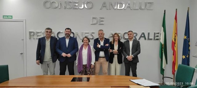 CCOO y UGT y las patronales Cecua, Faecta y Asade firman el I convenio colectivo autonómico de ayuda a domicilio