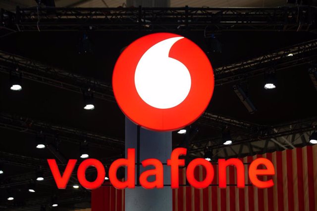Archivo - Estand de Vodafone en el Mobile World Congress (MWC) 2023.