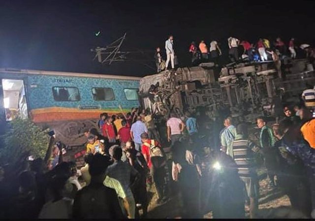 Colisión de trenes en Odisha (India) 